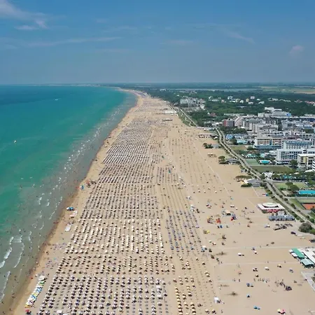 Apartmán With Balcony And Beautiful View - By Beahost Bibione