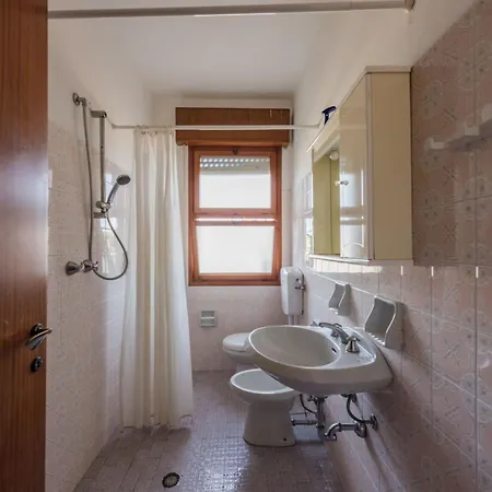 With Balcony And View * Μπιμπιόνε